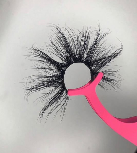 CLEANING YOUR MINK LASHES